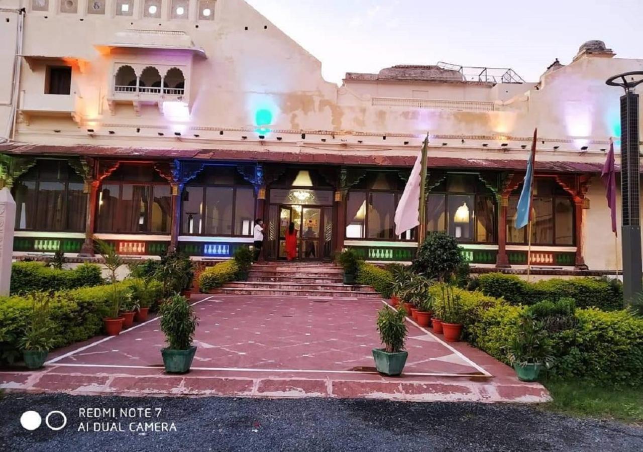 Mpt Sheesh Mahal, Orchha Hotel Eksteriør billede