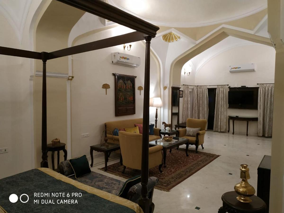 Mpt Sheesh Mahal, Orchha Hotel Eksteriør billede