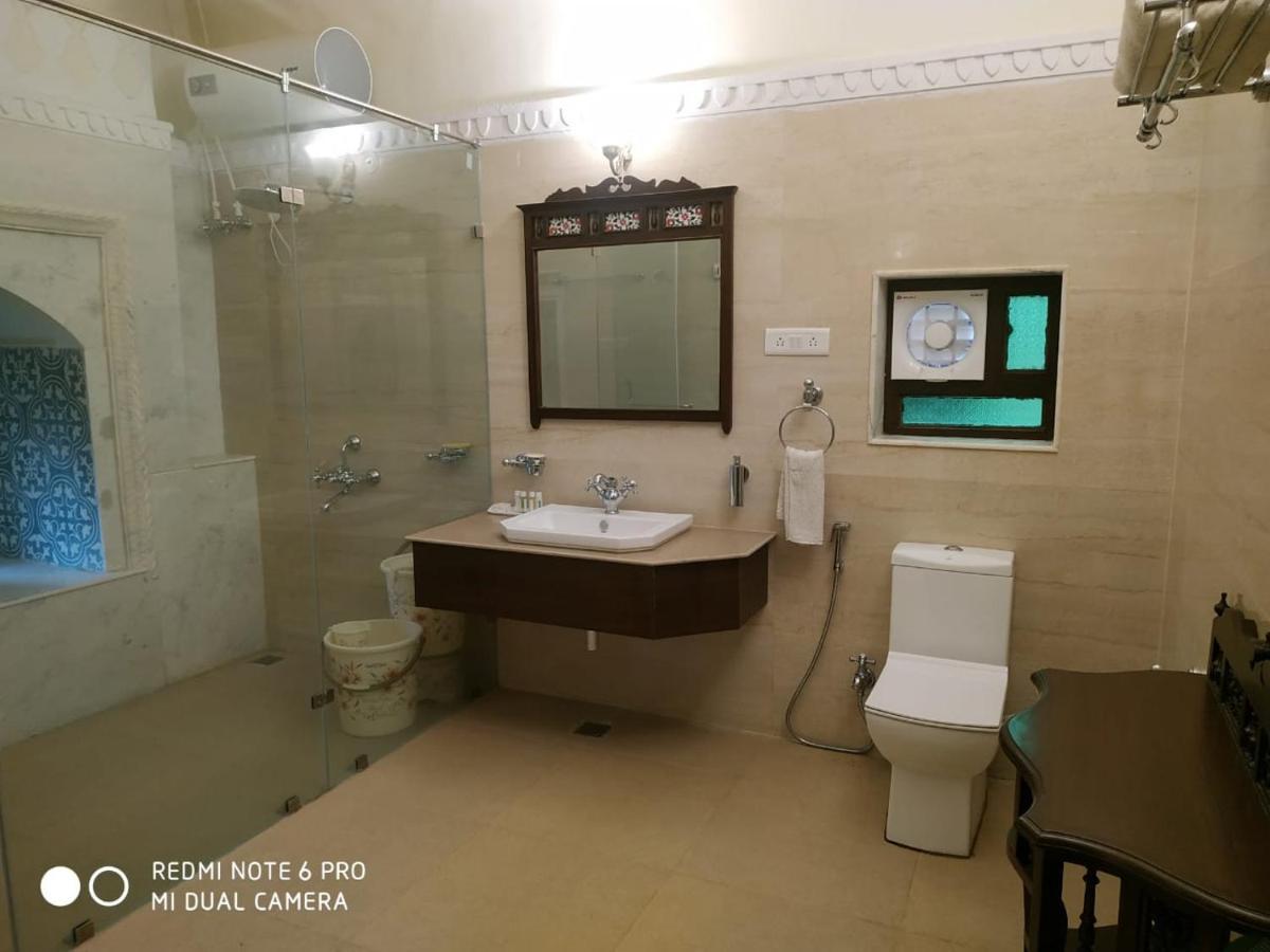 Mpt Sheesh Mahal, Orchha Hotel Eksteriør billede