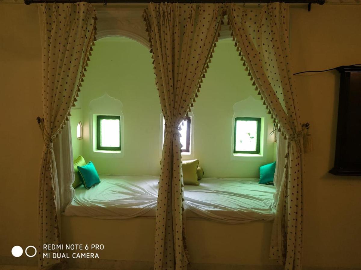 Mpt Sheesh Mahal, Orchha Hotel Eksteriør billede